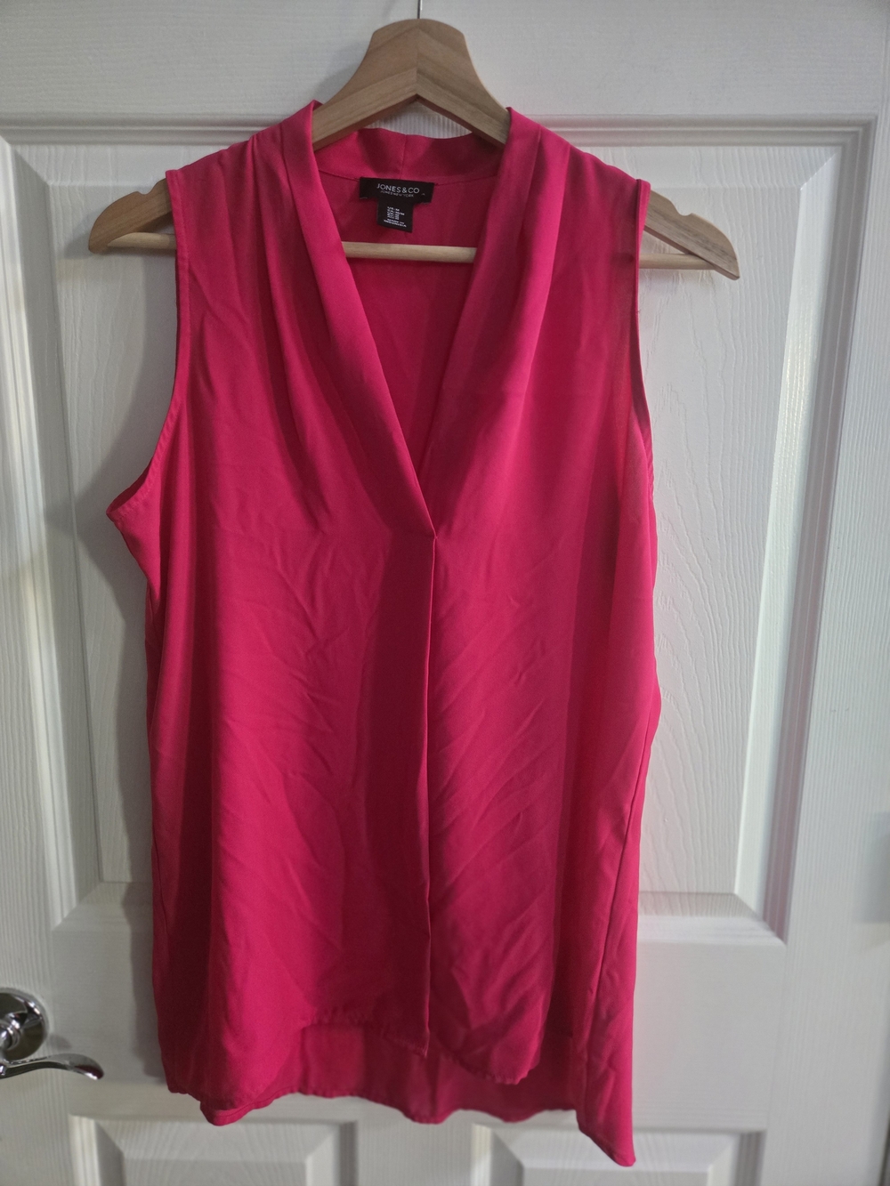 Jones & CO V-Neck Creped Sleeveless Camisole in Hot Pink